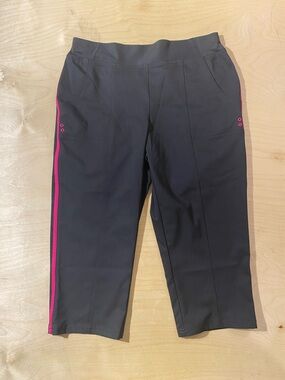 Made for Life Black Capri Sweatpants with Pink Side Stripe Medium (QZ)